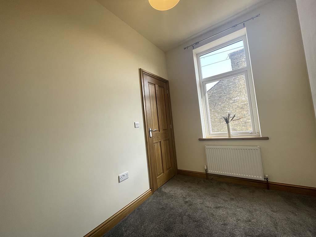 3 bedroom mid terrace house To Let in Barnoldswick - IMG_0326.jpg